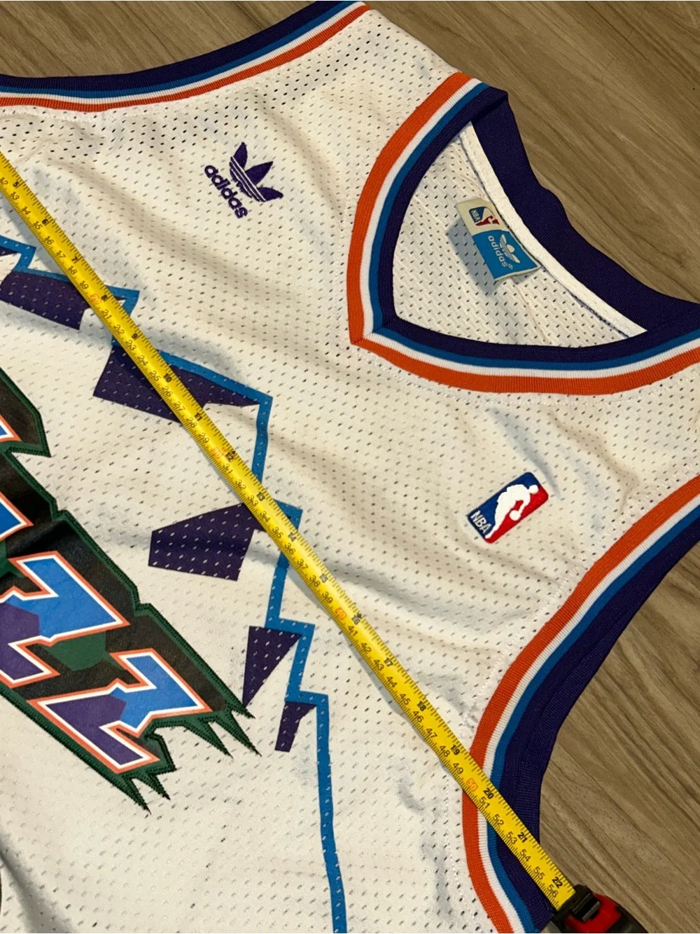 Vintage Adidas White Utah Jazz #32 Hardwood Classics Jersey Malone xl
